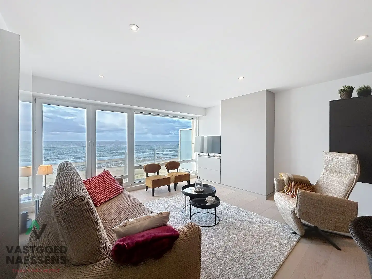 SCHITTEREND VERNIEUWD 2 SLPK APP MET TERRAS EN ZICHT OP ZEE foto 5