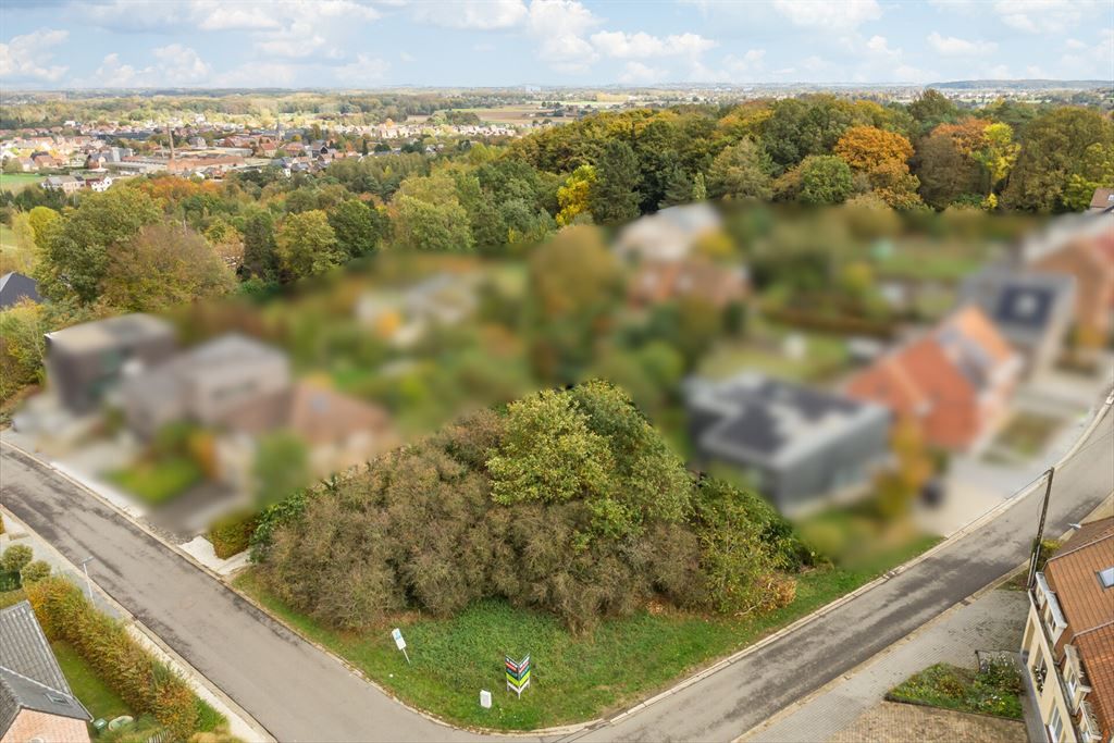 Knappe bouwgrond op rustige locatie  foto {{pictureIndex}}