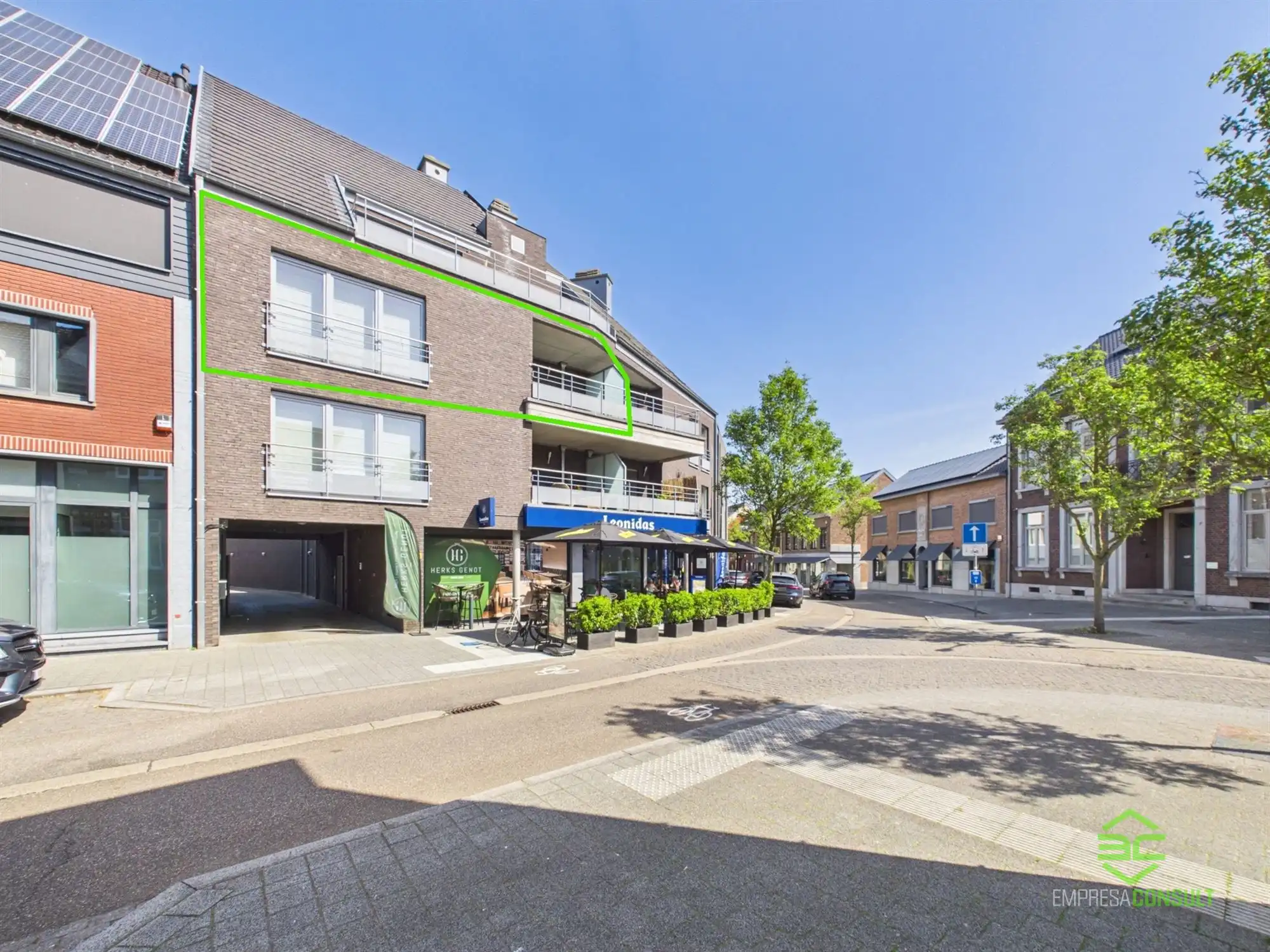 Centraal gelegen app met 2 slpk en autostaanplaats! foto {{pictureIndex}}
