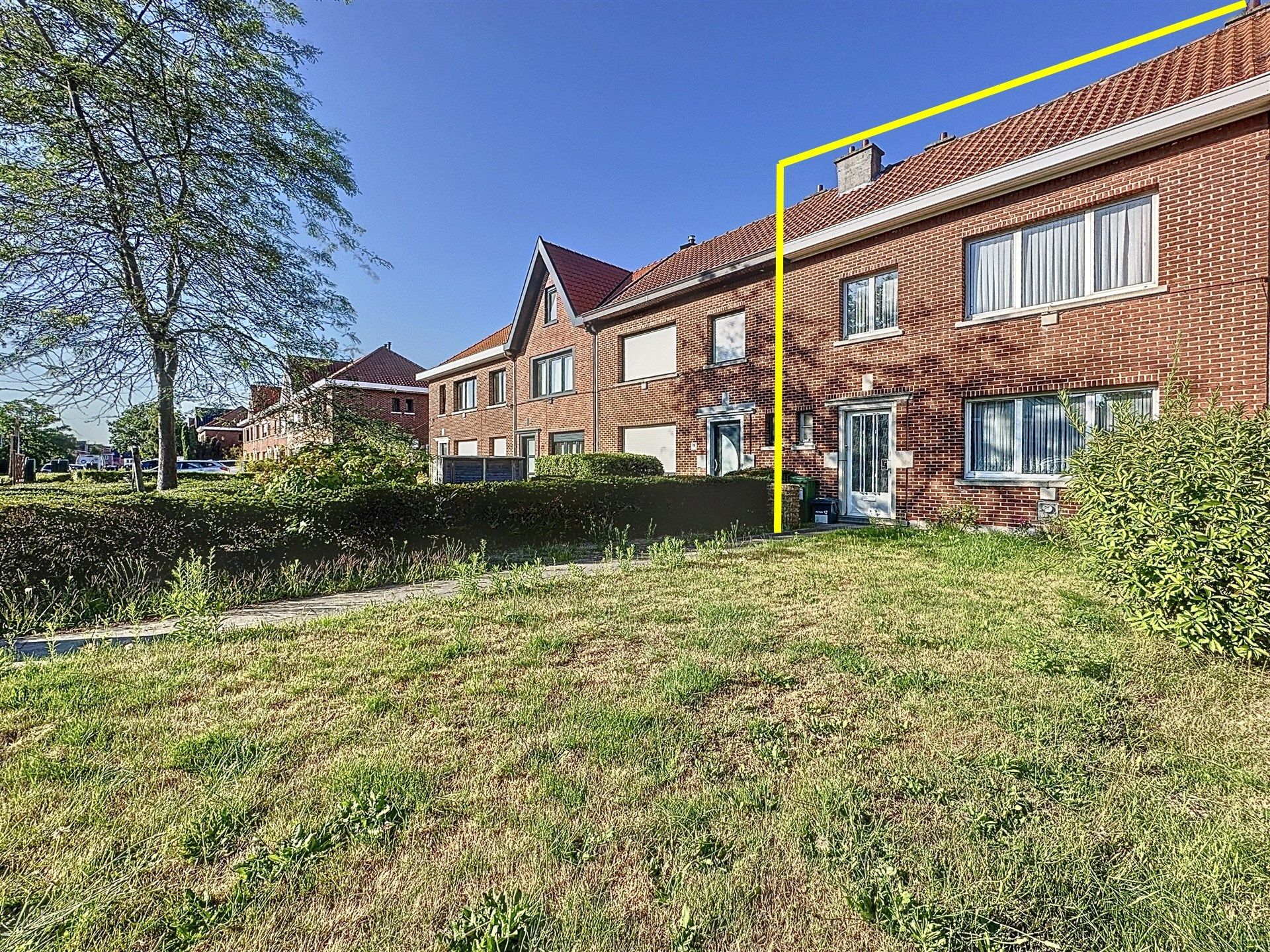 Hoofdfoto van de publicatie: Gezinswoning met 3 slaapkamers en voortuin op perceel van 246m² in Sint-Niklaas