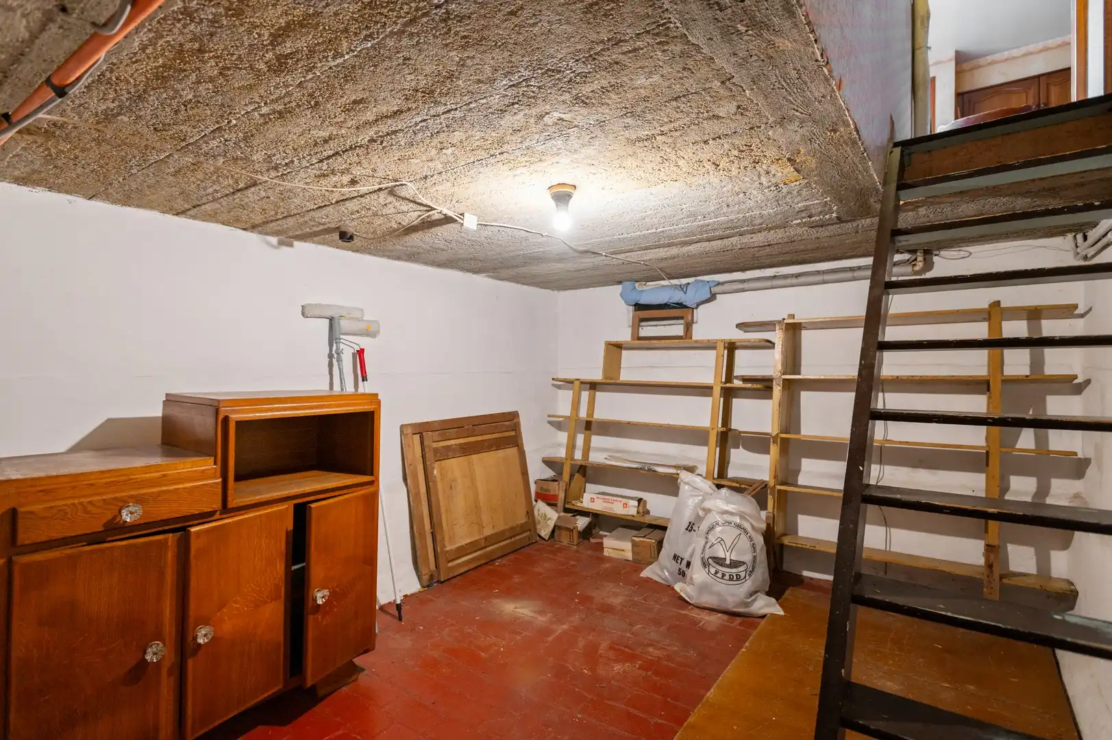 Ruime woning op uitzonderlijk perceel van 1.081 m² foto 9