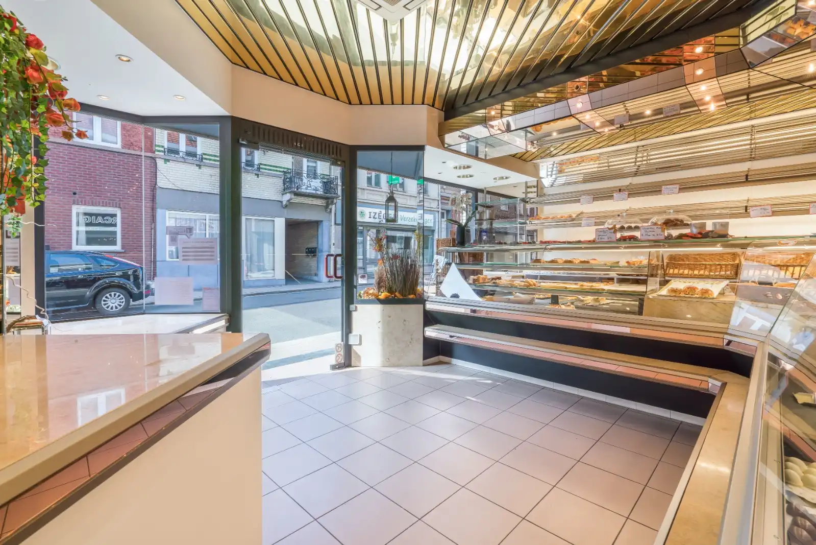 Bakkerij met woonst in centrum Izegem foto 4