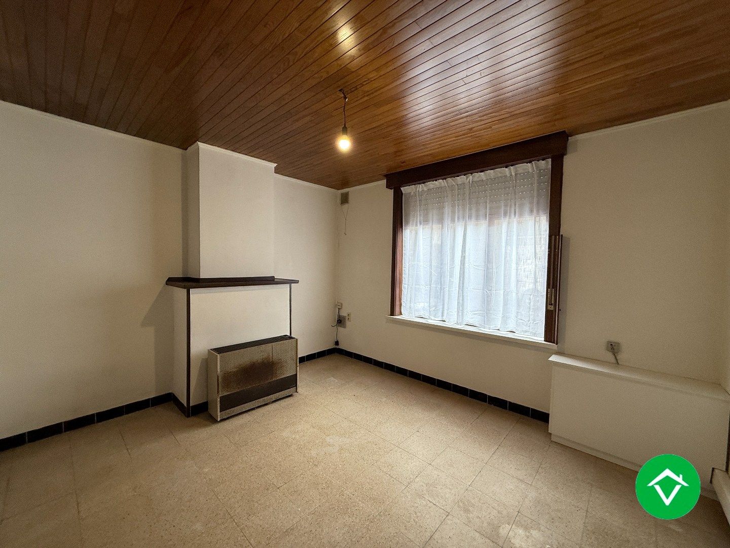 Woning met 3 slaapkamers en koer te centrum Roeselare foto 3