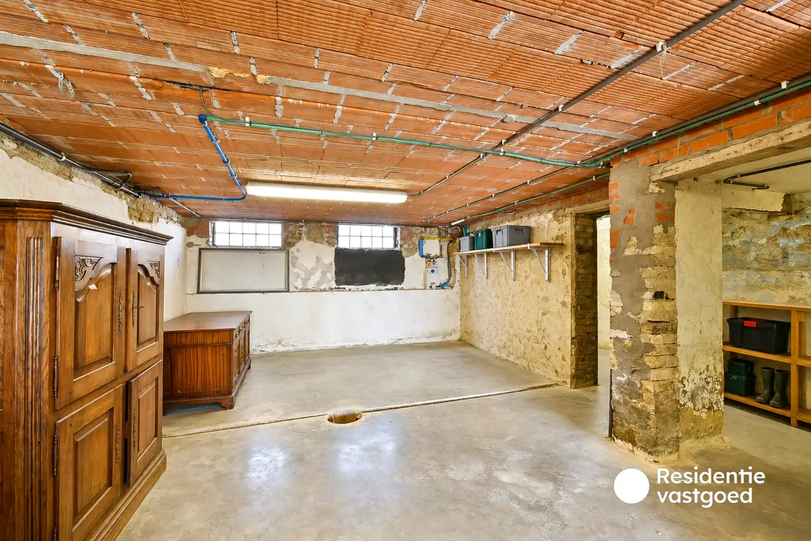 Ruime en instapklare villa met 4 slaapkamers, garage, tuin en 2 terrassen foto 24