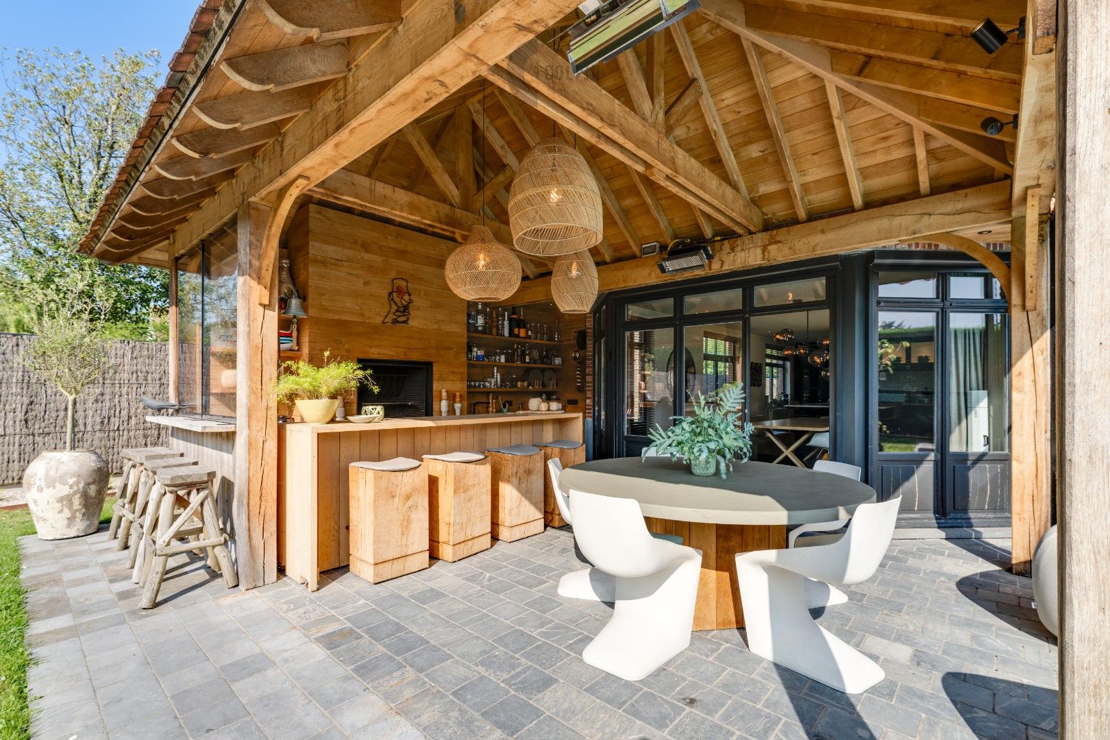 Adembenemende villa in een rustige wijk foto 6