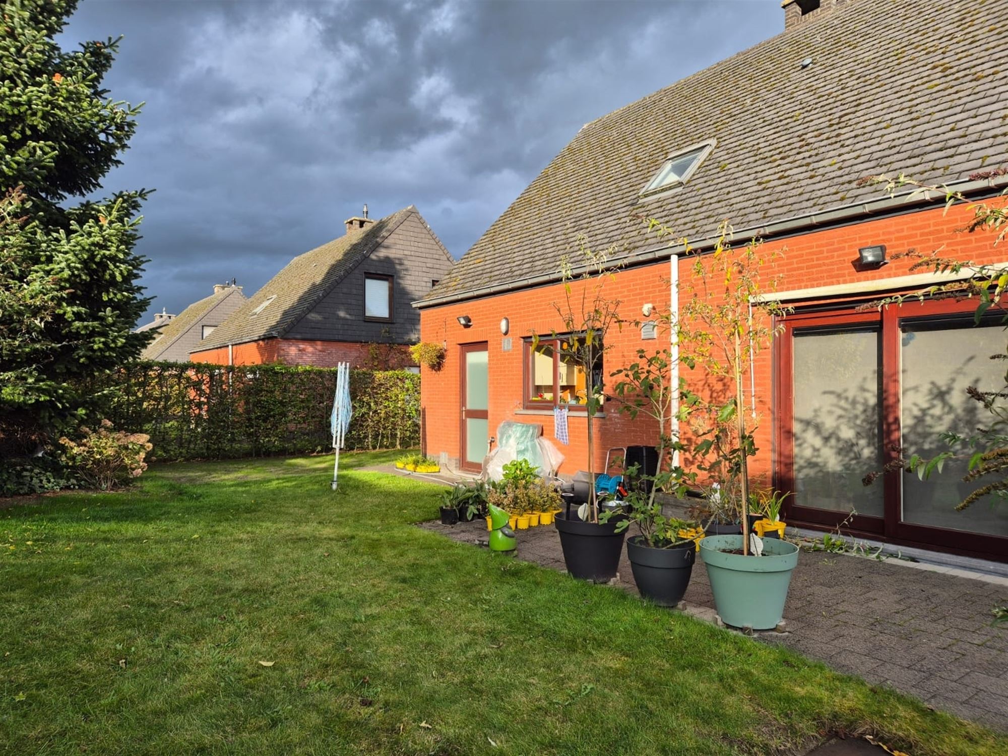 Mooi en rustig gelegen alleenstaande instapklare woning met tuin. foto 16