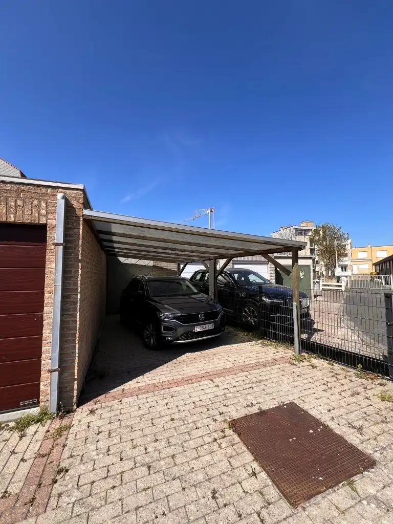 Ruim woonappartement met 3 slaapkamers en carport foto 21