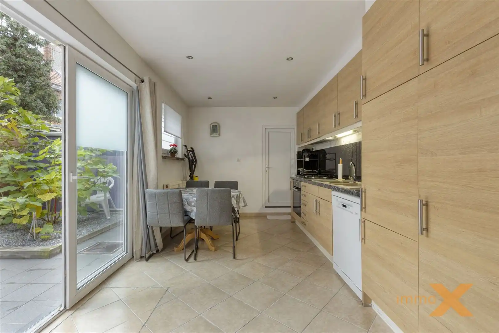 INSTAPKLARE GEZELLIGE WONING foto 8