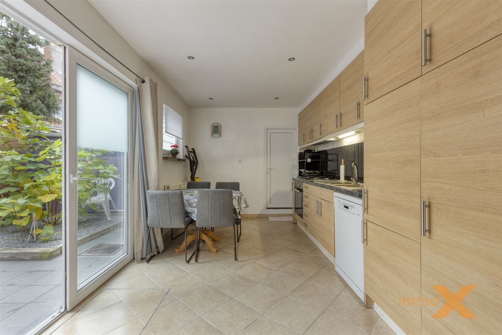 INSTAPKLARE GEZELLIGE WONING foto 8