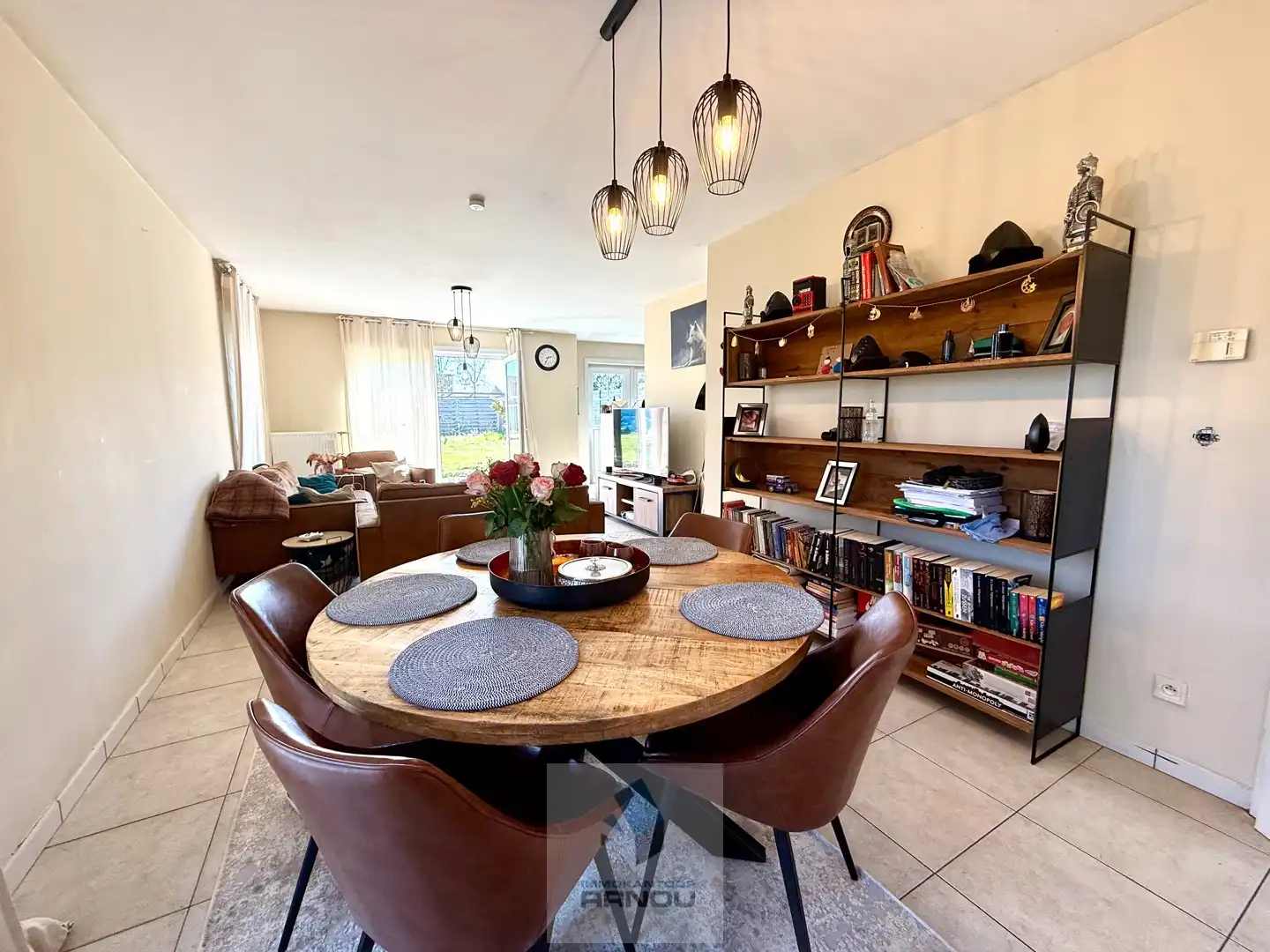 Charmante gezinswoning (HOB) met 3 slaapkamers, tuin en garage foto 4