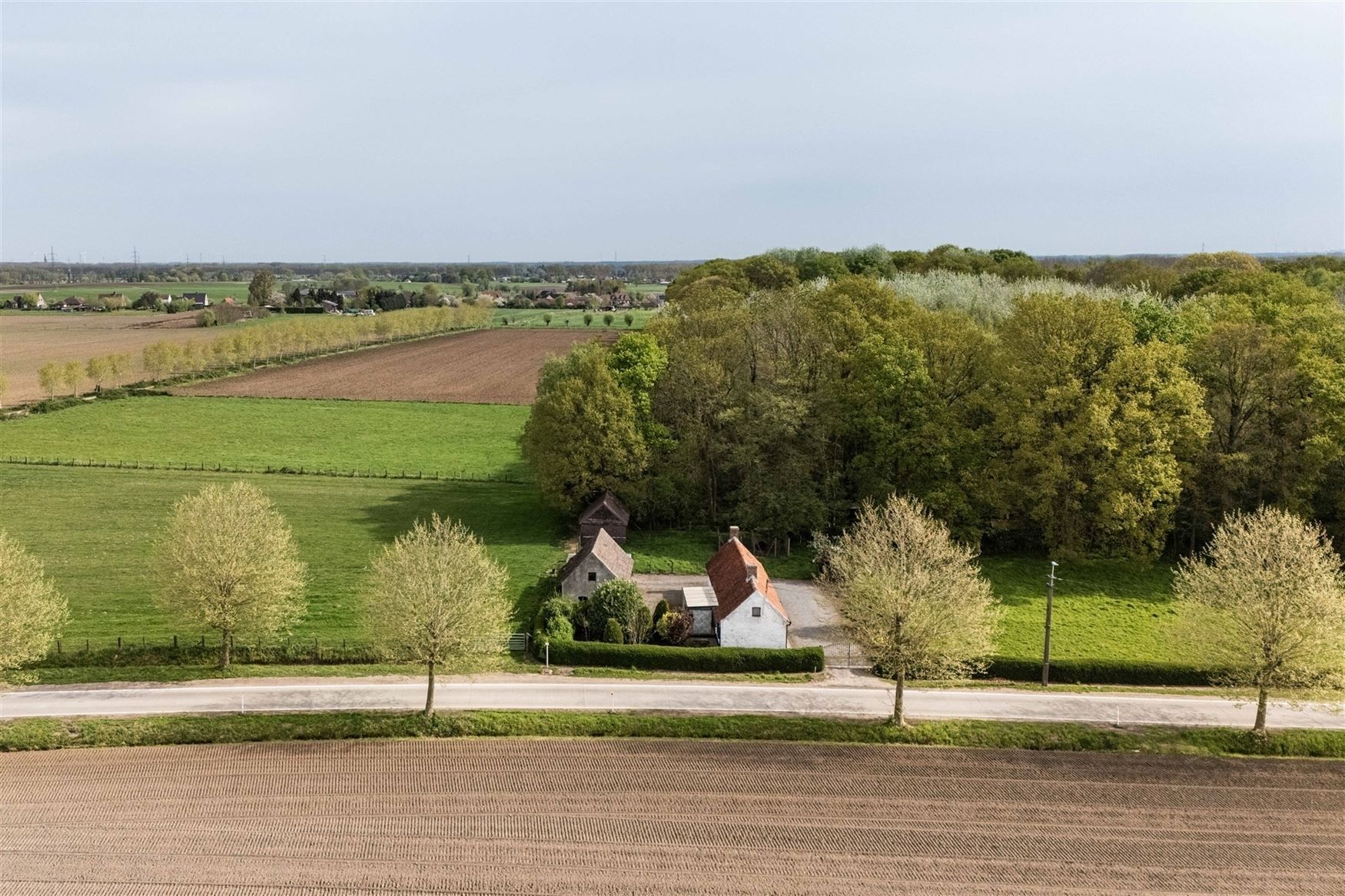 Subliem gelegen woning met uitbreidingsmogelijkheden foto 2