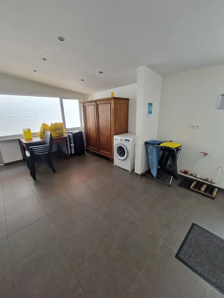 Stijlvol duplex-appartement met 2 slaapkamers en parkeerplaats te huur op toplocatie in Maasmechelen. foto 20