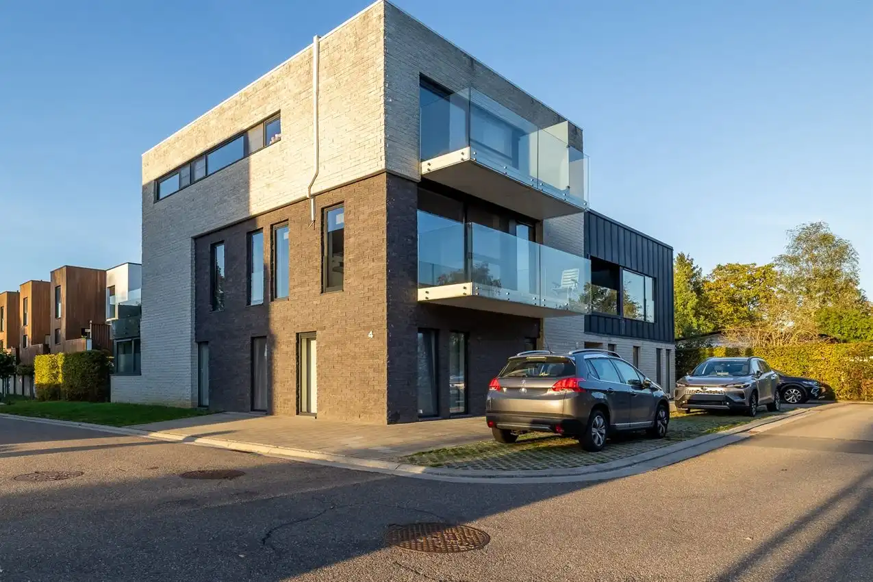 Verrassend ruim duplexapppartement met 3slk foto 20