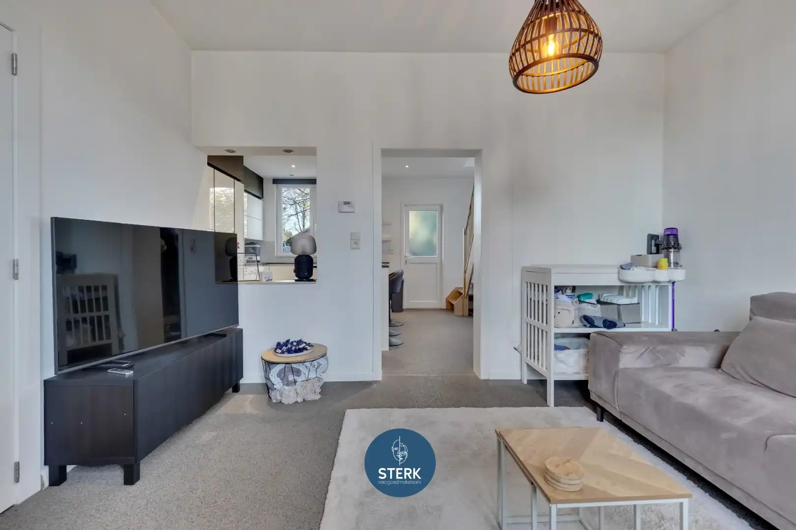 INSTAPKLARE WONING MET OP EEN CENTRALE LOCATIE LANAKEN !  foto 2