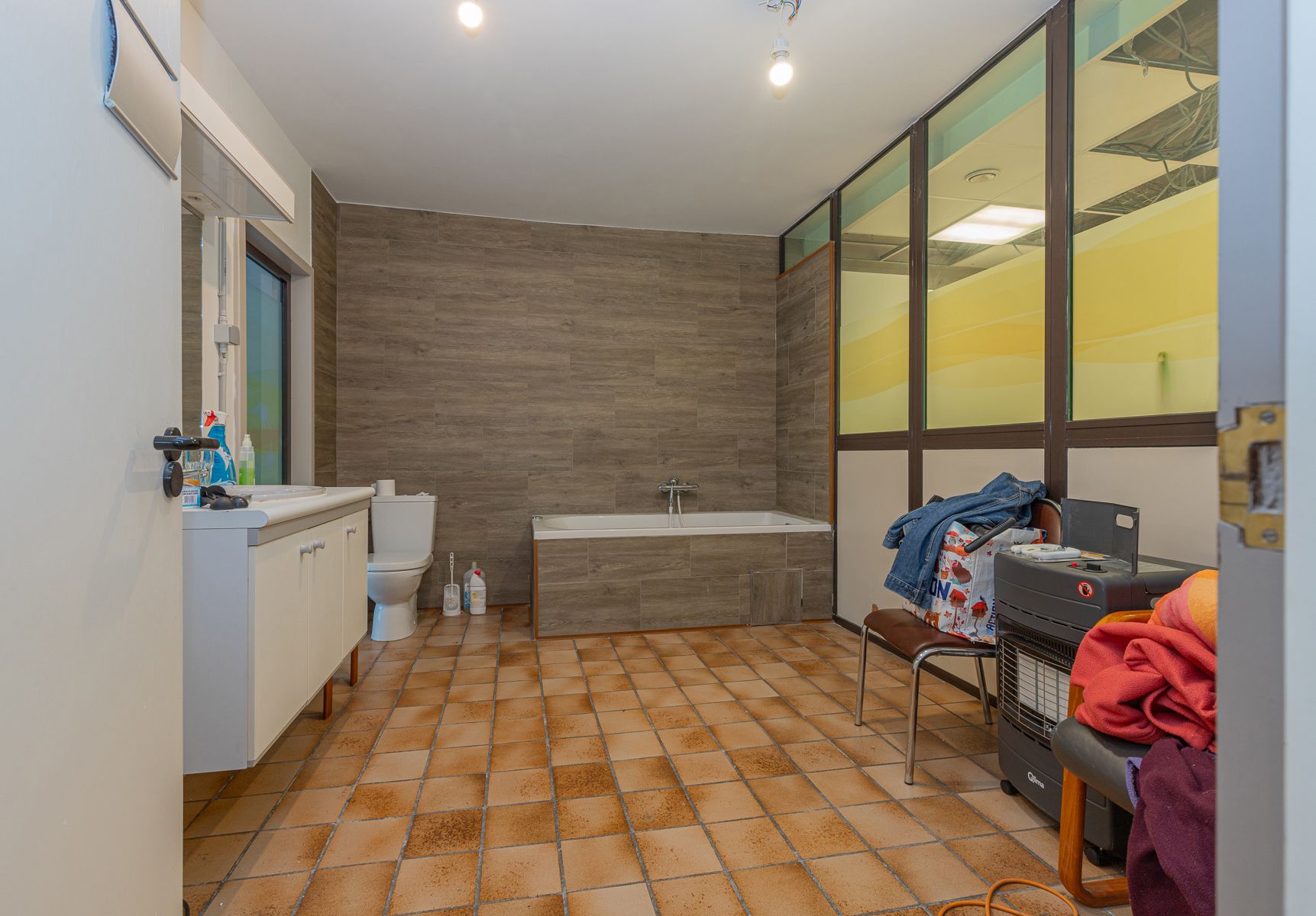 Polyvalent gebouw met appartement in hartje Malderen foto 4