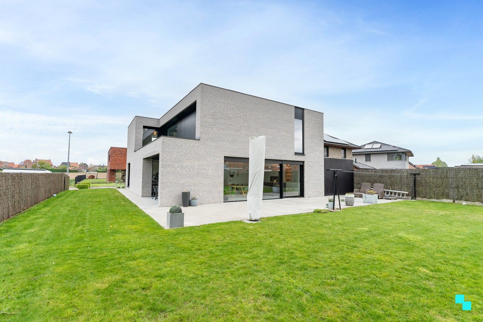 Prachtige vrijstaande (quasi)nieuwbouwwoning op rustige verkaveling te Ardooie foto 12