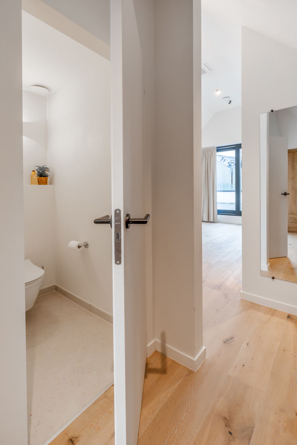 Penthouse met zeer ruim terras( 30m²), privé lift en spa foto 37