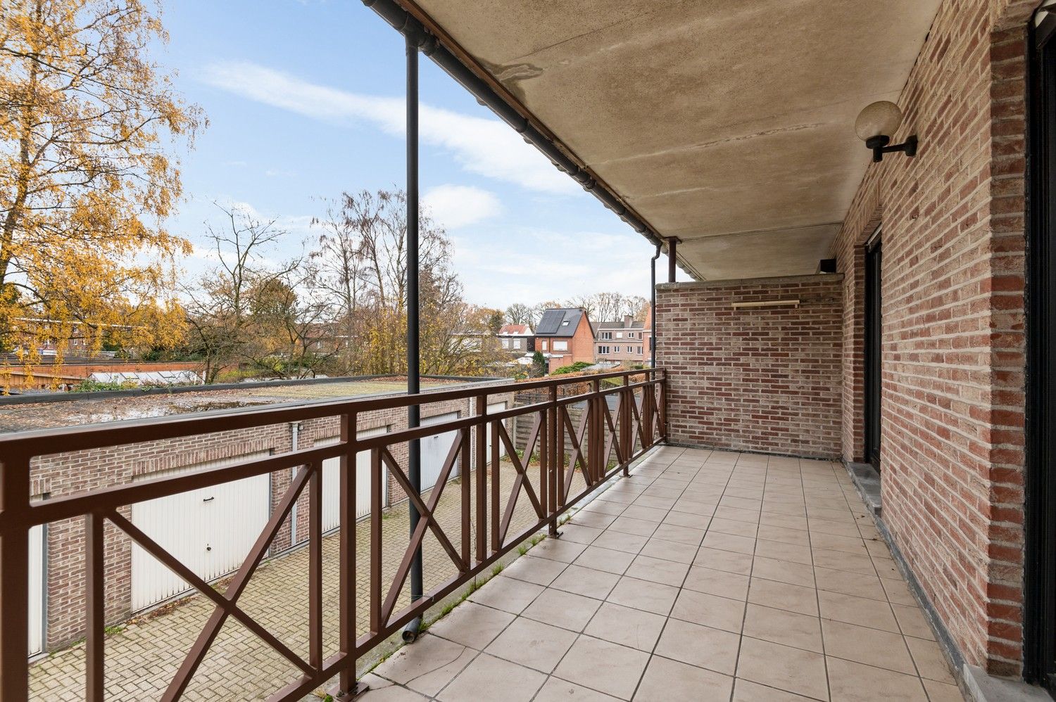 Te renoveren appartement met 3 slaapkamers en groot terras! foto 9