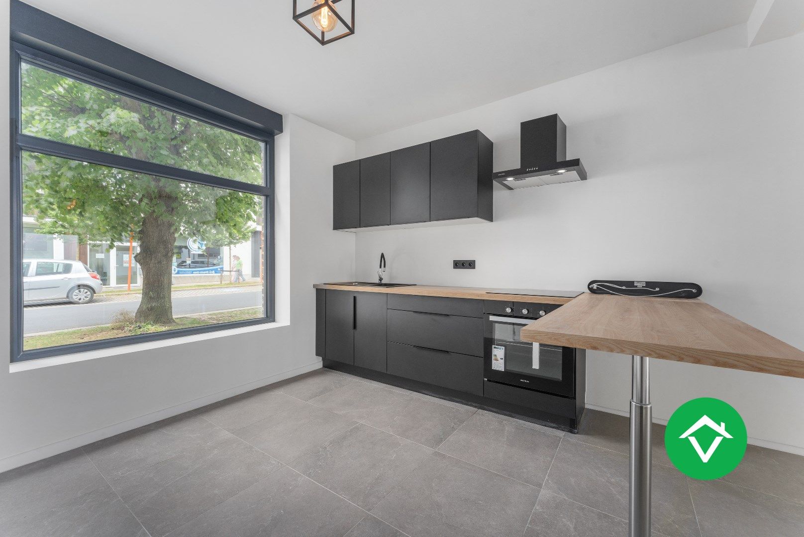Gerenoveerde woning met 3 slaapkamers en stadstuin in hartje Roeselare foto 4