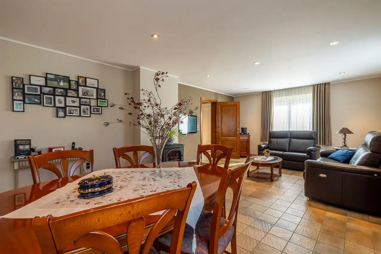 Gerenoveerde woning 3slk op rustige ligging foto 6
