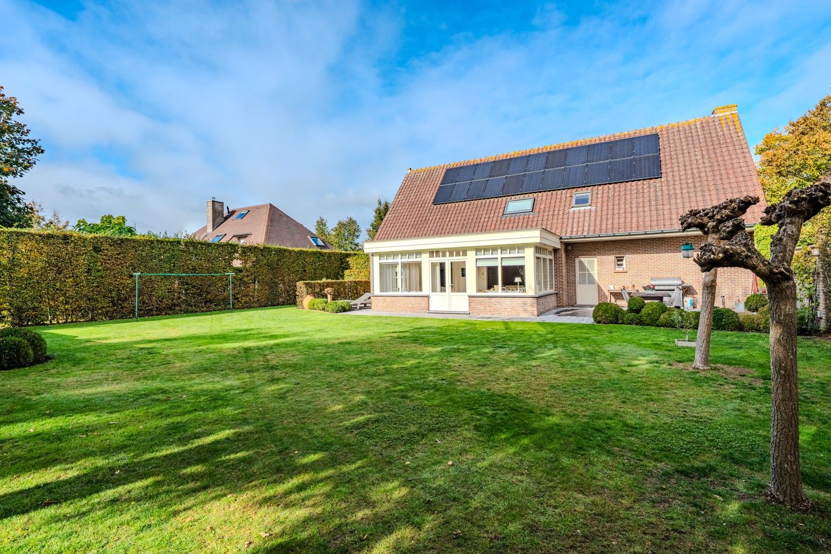 Charmante villa met zonnige tuin op toplocatie foto 10