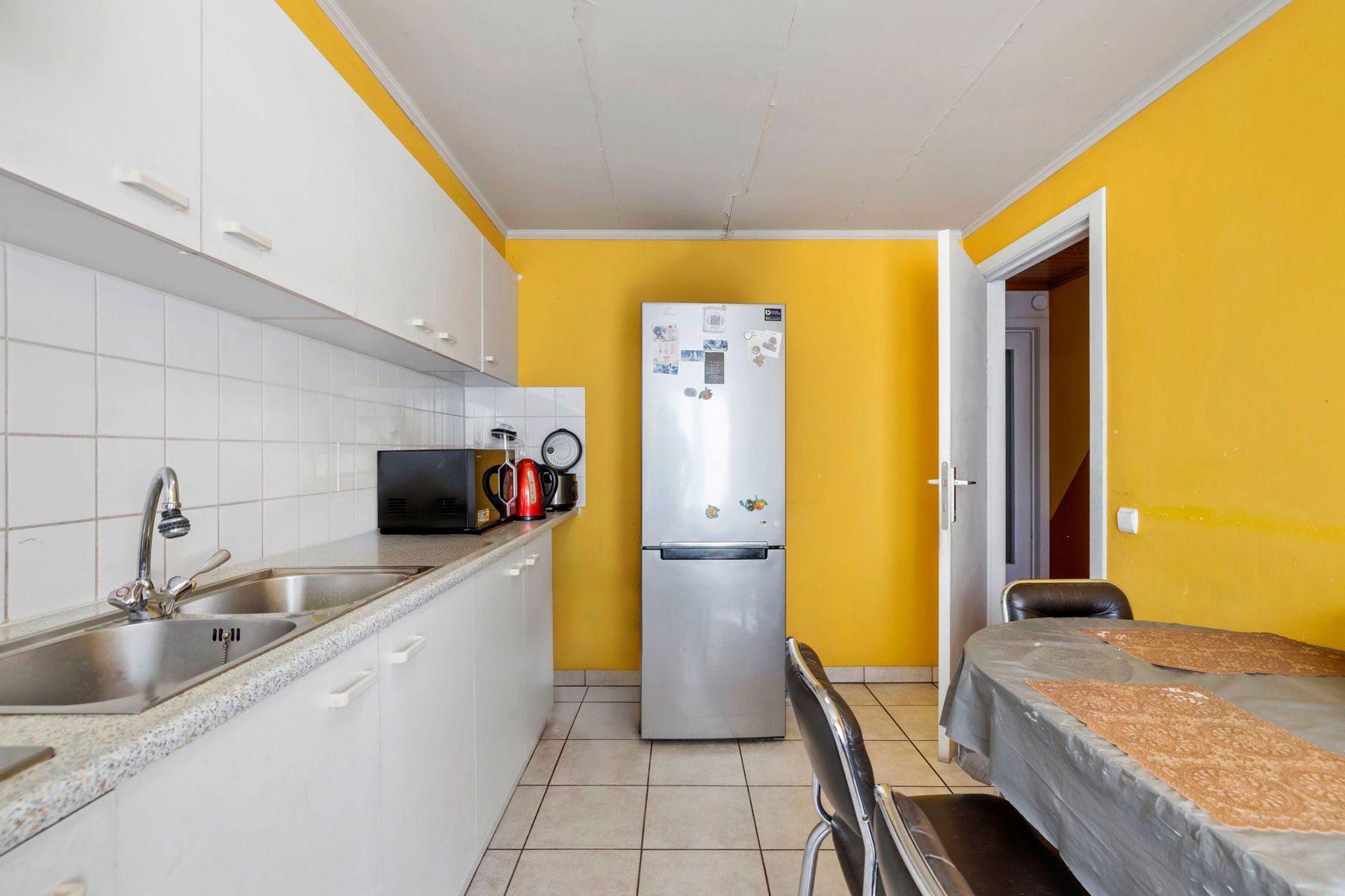 Charmante rijwoning met koer op geliefde locatie foto 8