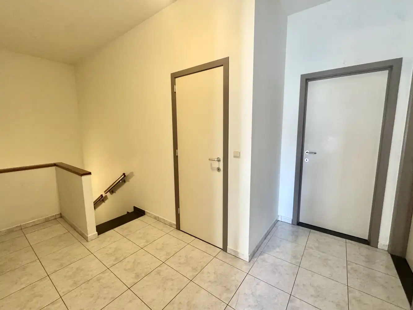 UITZONDERLIJK RUIM DUPLEX APPARTEMENT (H.O.B) foto 7