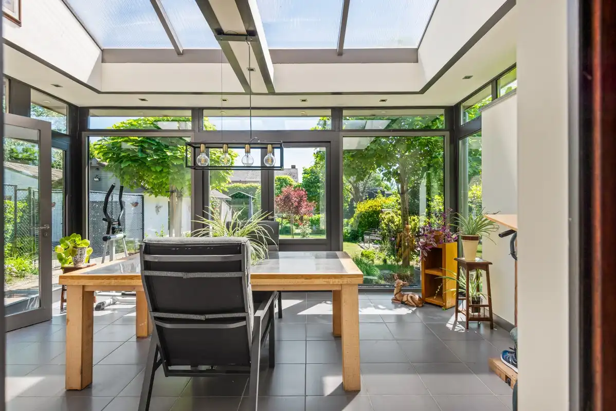 Gelijkvloerswoning met 3 - 4 slaapkamers, garage & prachtig omheinde tuin. foto 15