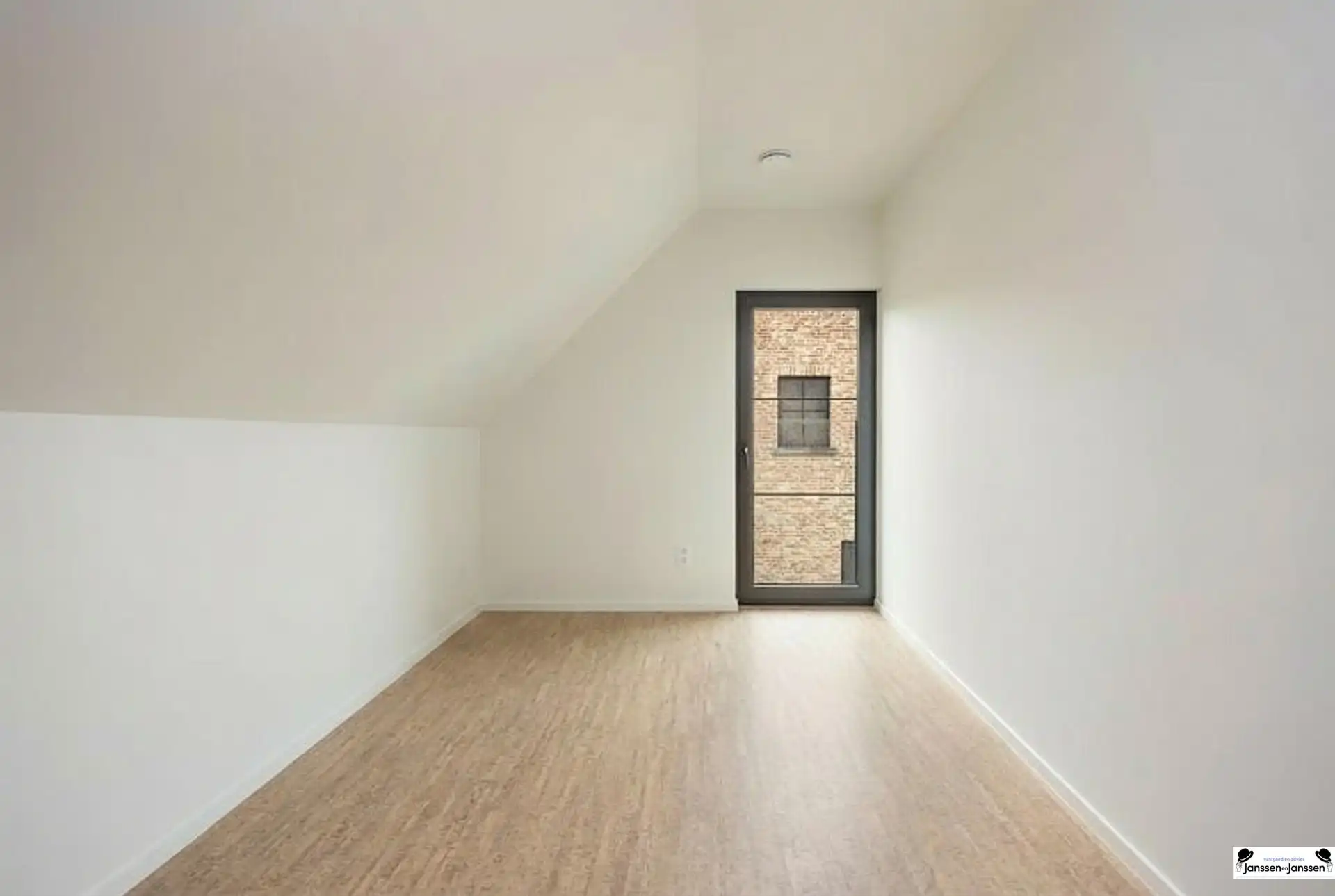 Moderne energiezuinige woning met hoogwaardige afwerking foto 23