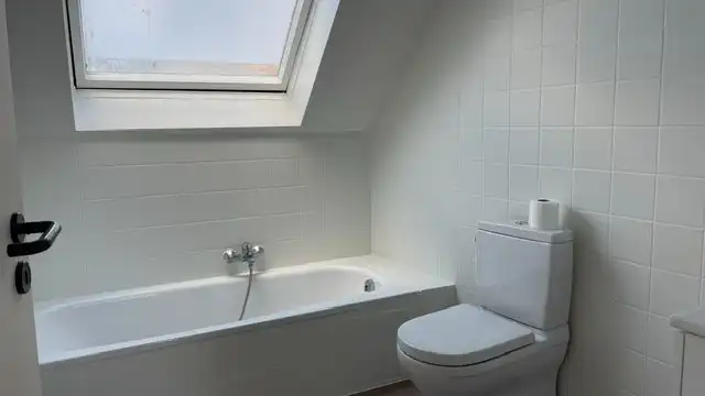 Ruim gerenoveerd appartement met 3 slaapkamers in half open bebouwing te Lier, duplex, 140m², 1 badkamer, gerenoveerd in 2026 foto 13