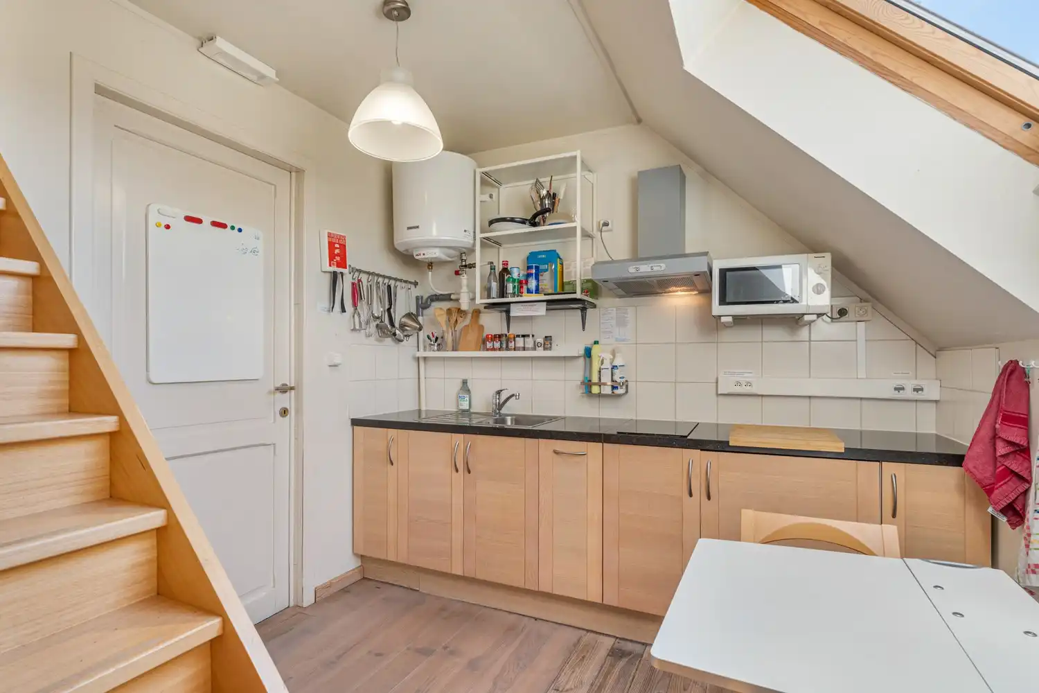 Gerenoveerde gezinswoning met 3 vergunde studentenkamers en een tuin te centrum Leuven! foto 25