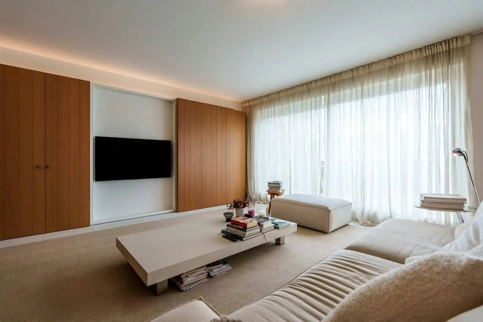 Exclusief gerenoveerd appartement in het centrum Roeselare. foto 2