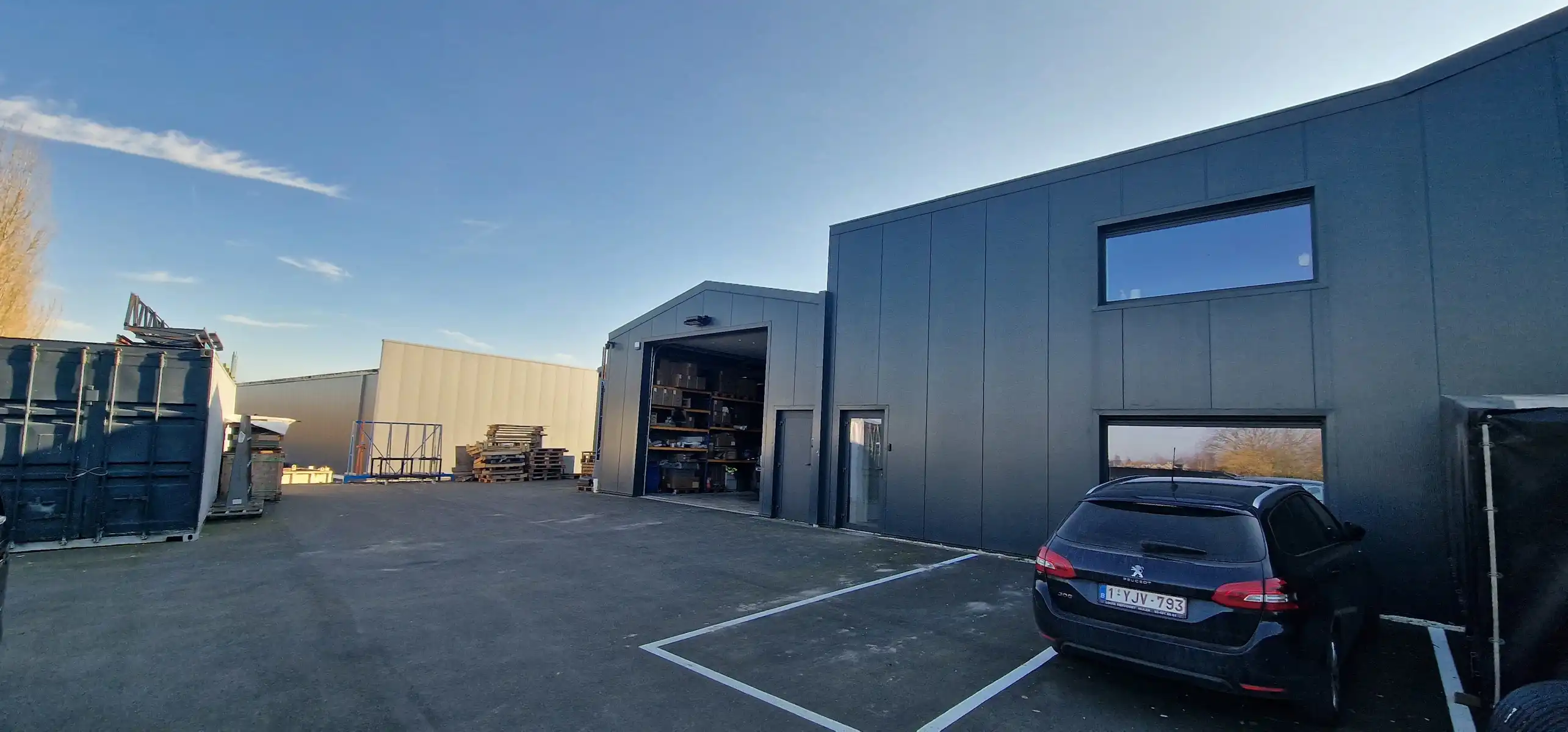 Nieuwbouw KMO unit met kantoor en sociale ruimte foto 2