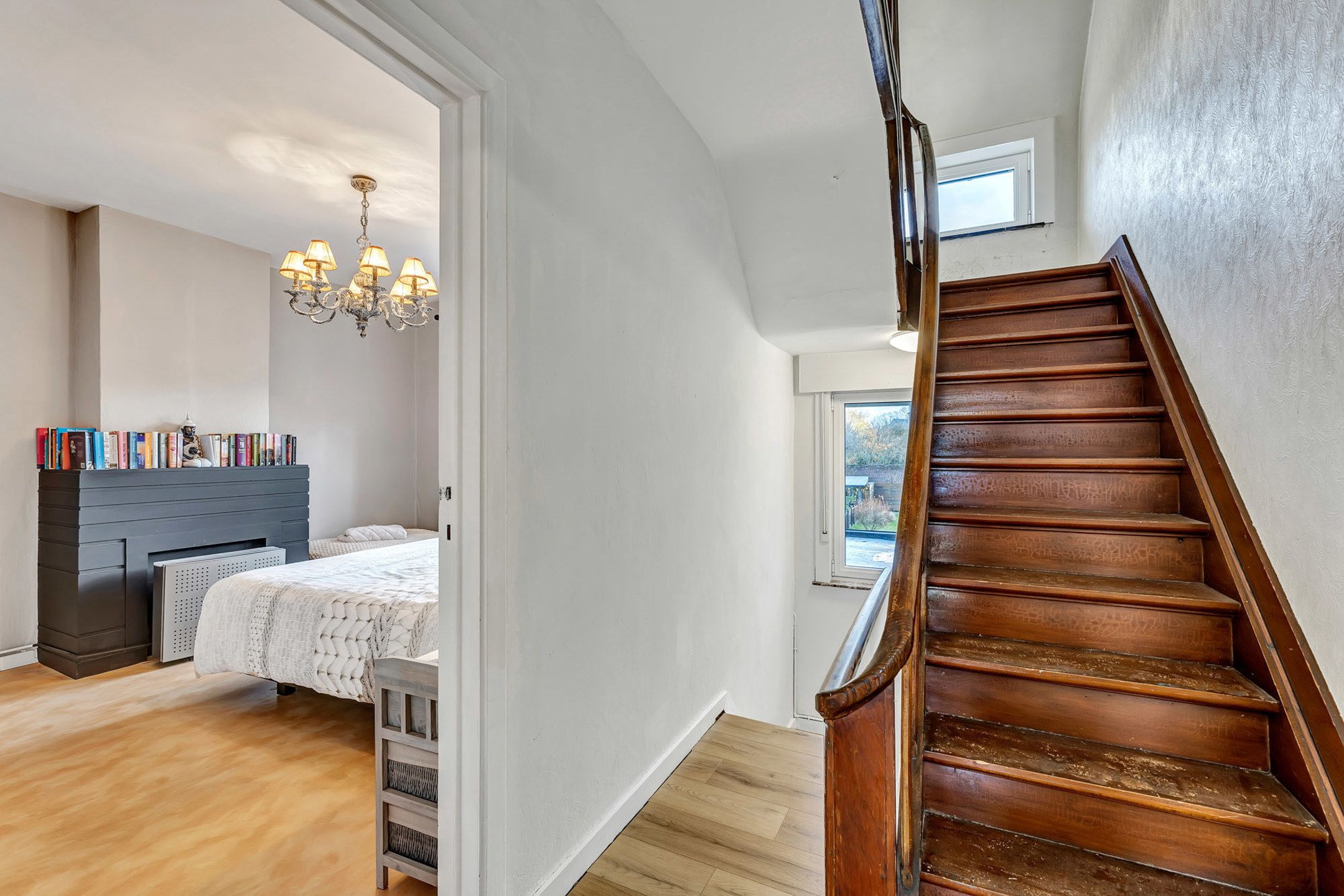 Instapklare woning met 5 slpks, tuin en fietsgarage foto 10