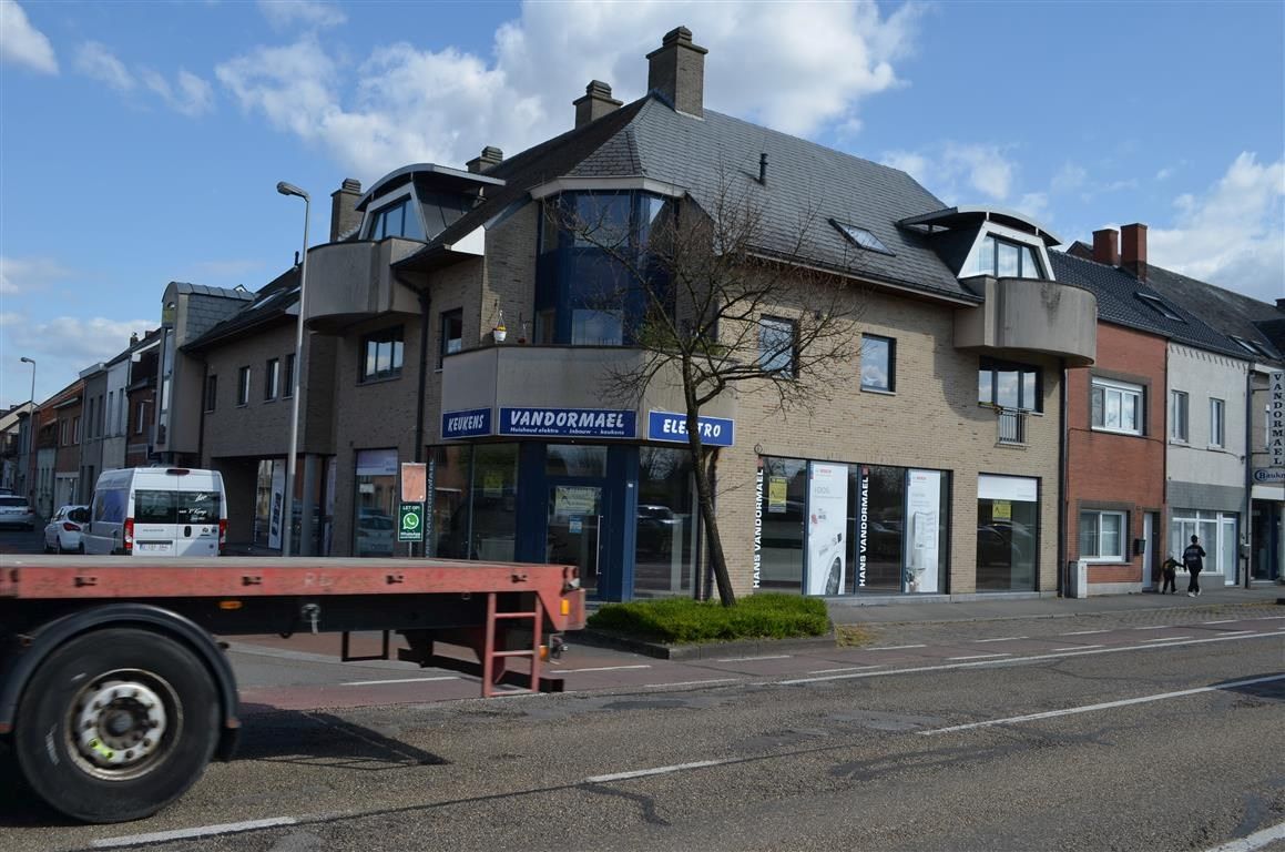 Goed gelegen handels- of kantoorruimte in gebouw met uitstraling. foto 11