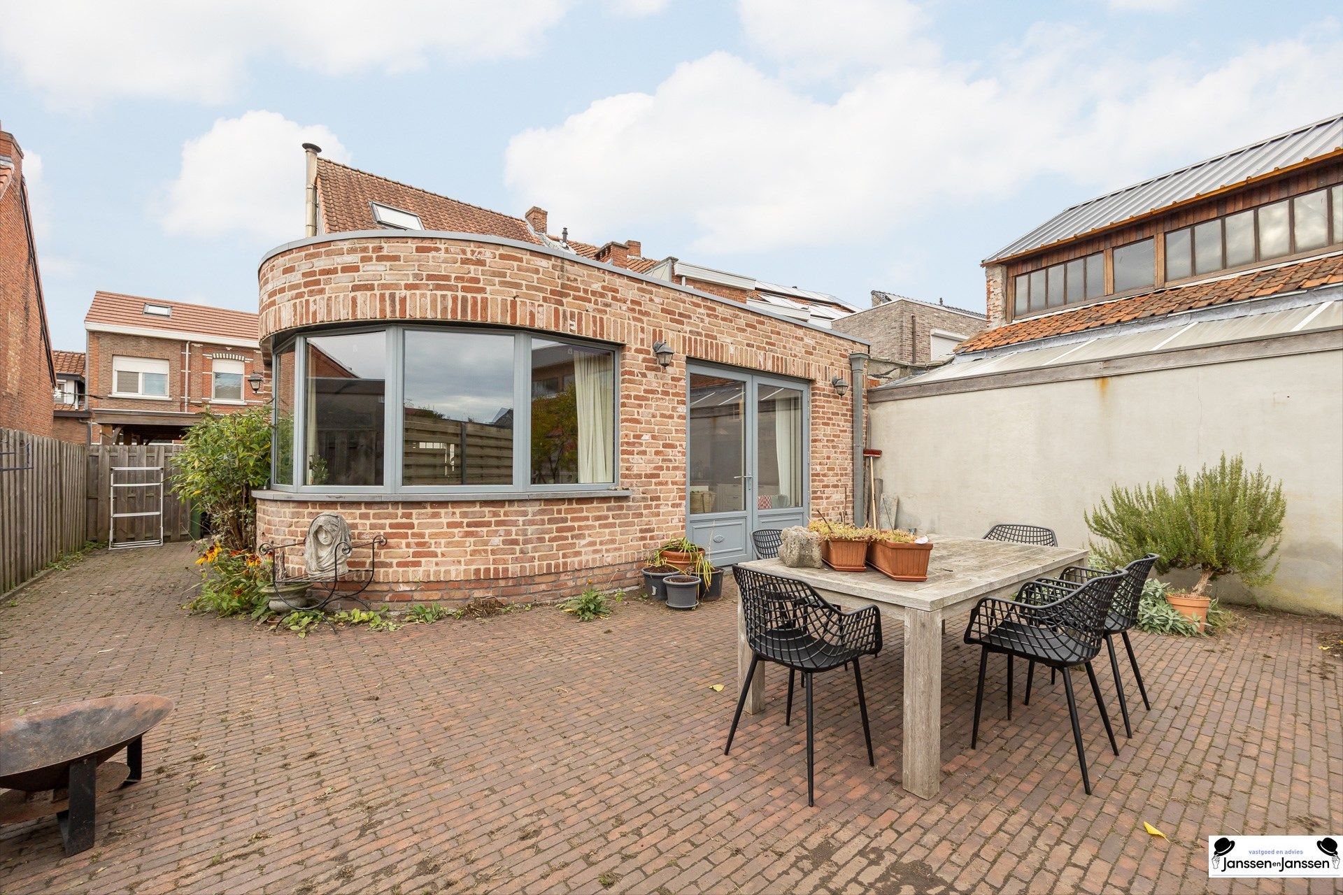 Prachtig gerenoveerde woning met 3 slaapkamers en groene tuin in Ekeren! foto 32