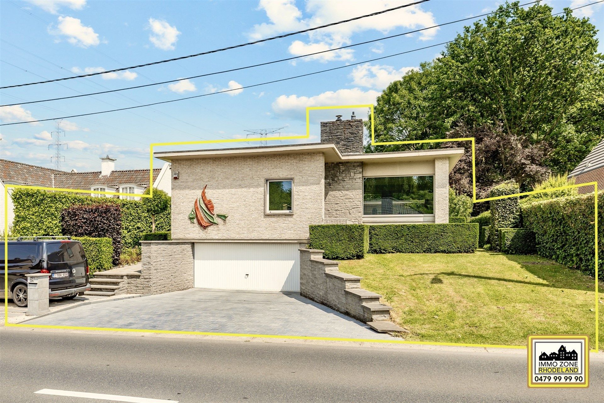Hoofdfoto van de publicatie: Unieke architecturale open woning in u-vorm met mooie tuin