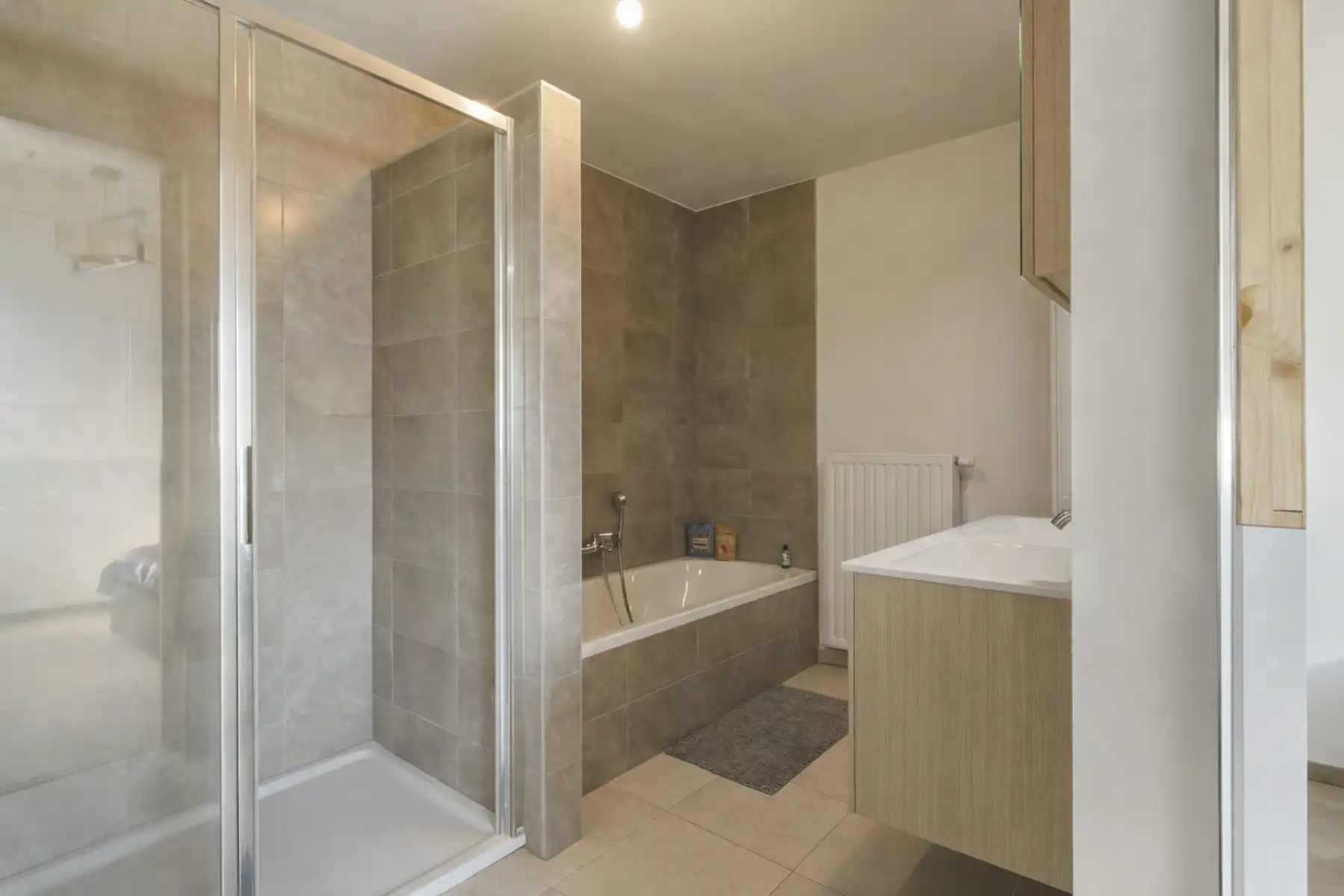 Ruime, energiezuinige woning te Sint-Michiels foto 14