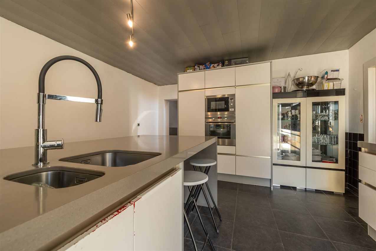 Bijna volledig verneuwd, label c, tuin, garage foto 15