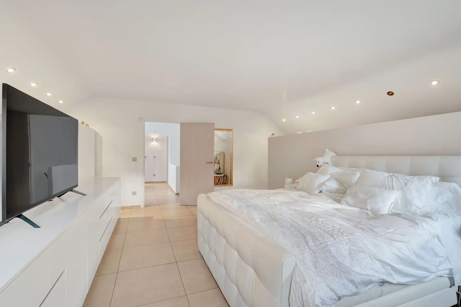 UNIEK LANDHUIS MET TOPLIGGING OP 2,55 HECTARE foto 44