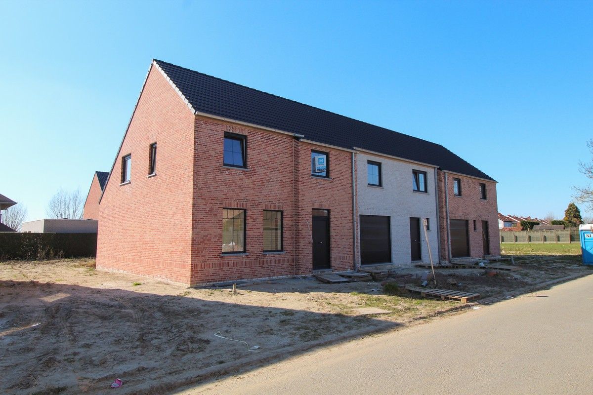 Hectaar bouwt energiezuinige woningen te Wevelgem foto {{pictureIndex}}