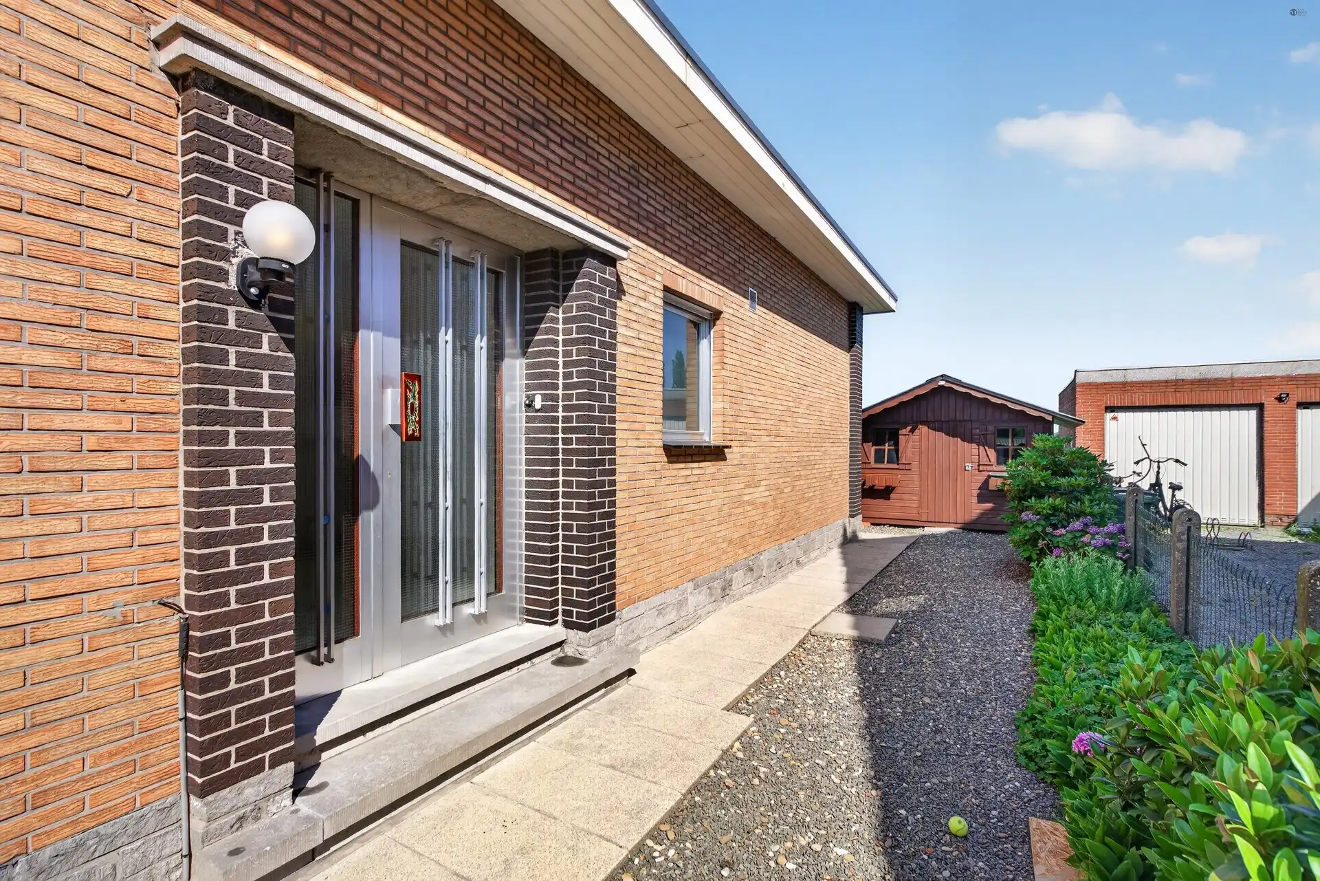 Gerenoveerde bungalow met top uitzicht foto 19