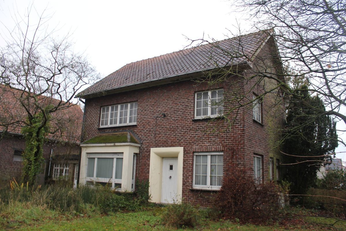 Hoeve gelegen aan de rand van stad Aalst met open ruimte foto 2