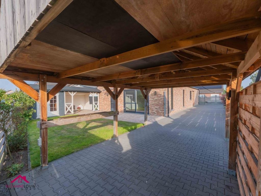 Vrijstaande woning, volledig gerenoveerd foto 7