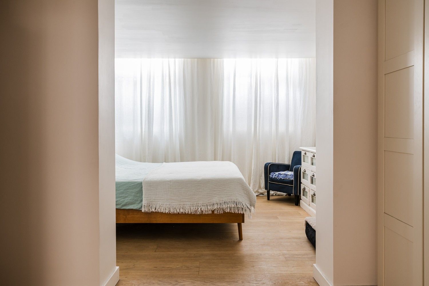 Buitengewoon royaal herenhuis centrum Gent met verwarmd buitenzwembad. foto 13