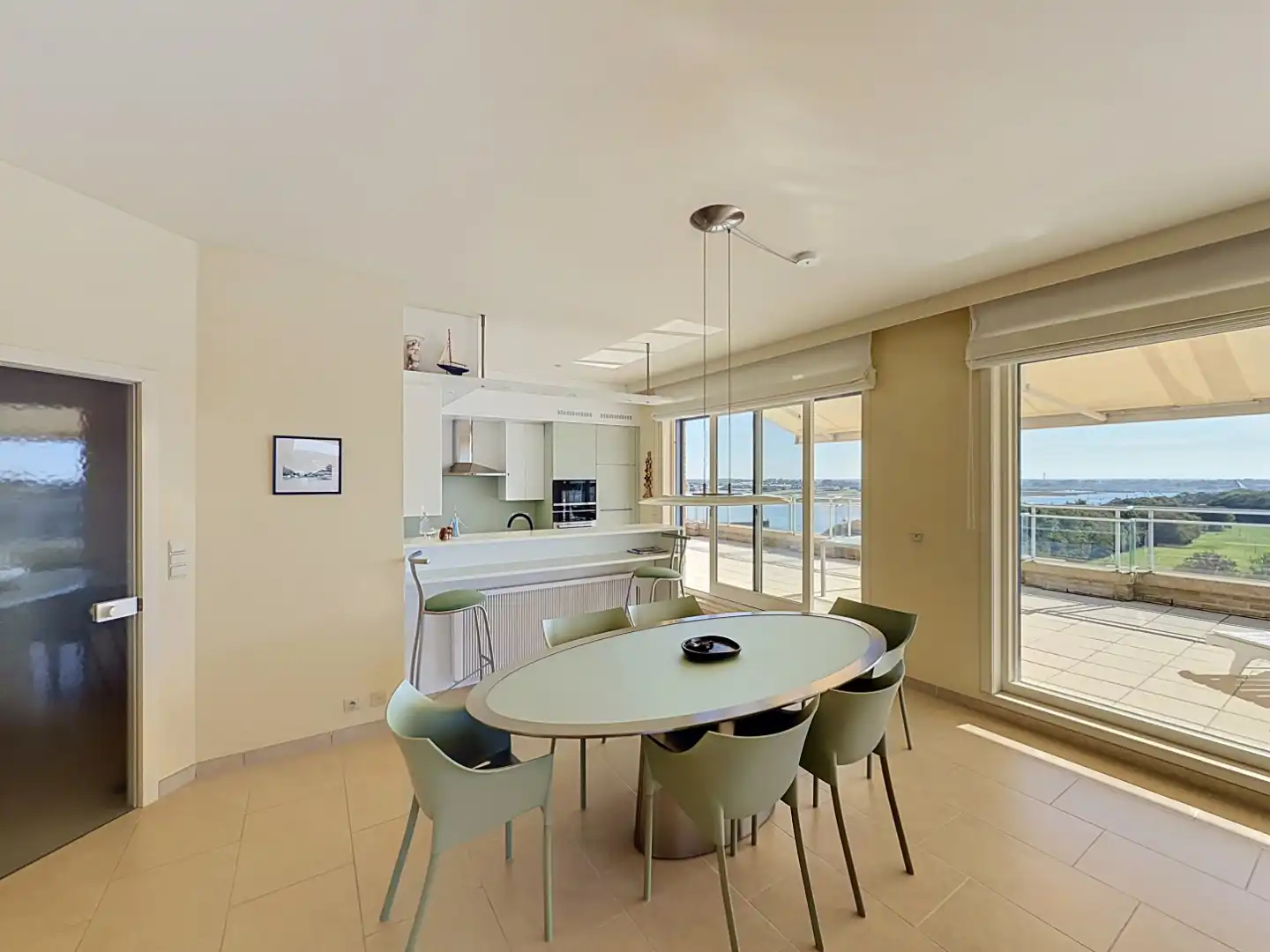 Exclusieve penthouse met panoramisch uitzicht op een toplocatie te Nieuwpoort foto 2