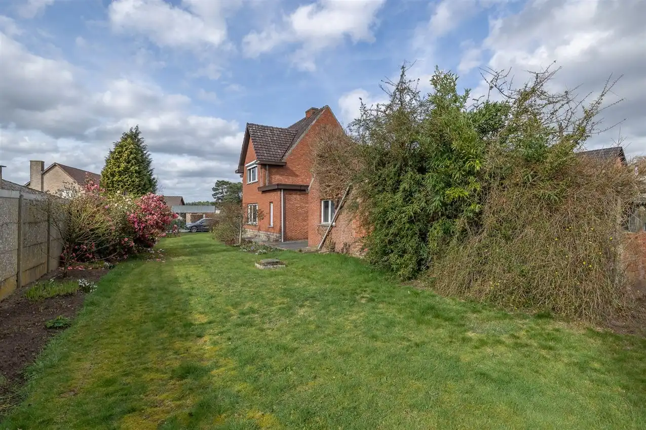 Rustig gelegen te renoveren woning met 3 slk foto 47