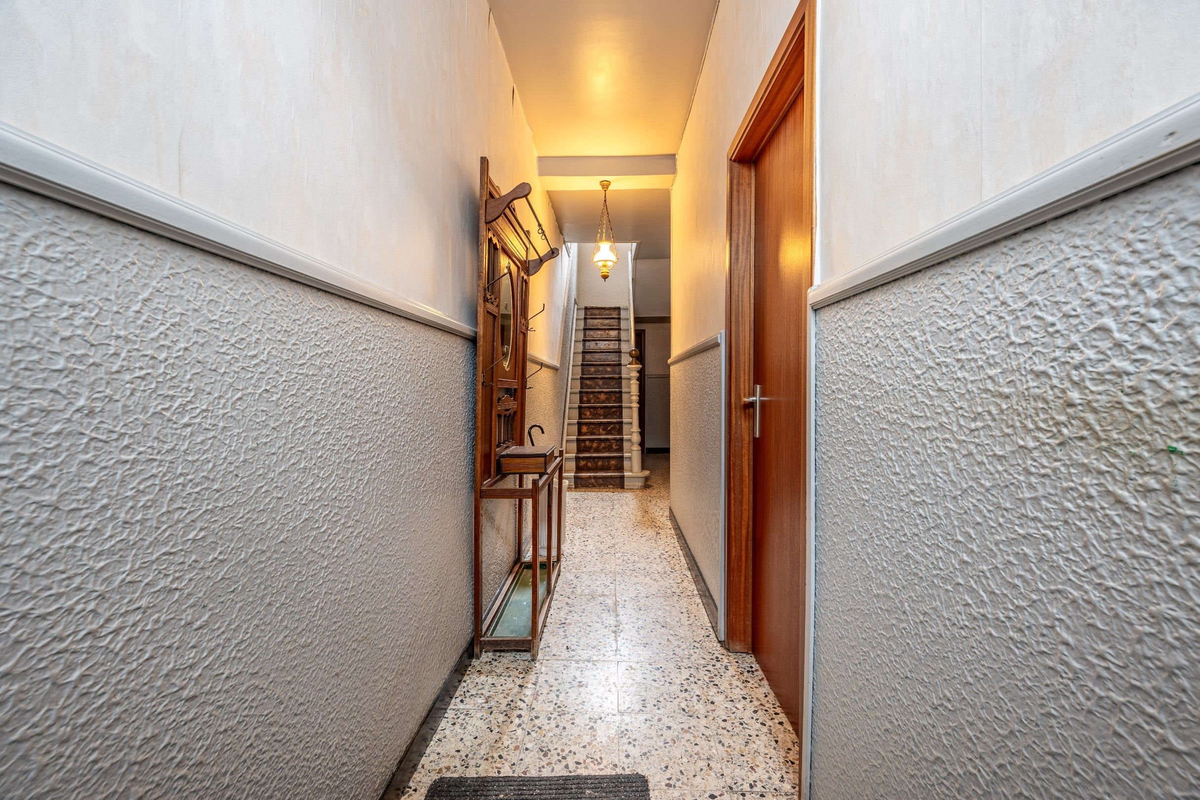TE RENOVEREN WONING MET TUIN EN GARAGE foto 10