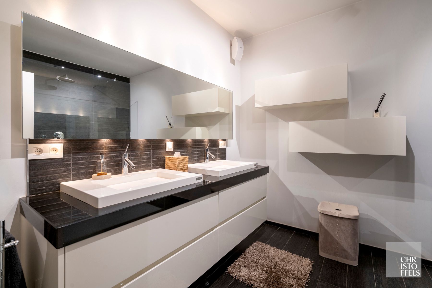 Tijdloze elegantie achter een authentieke gevel – volledig gerenoveerde woning van 303m² foto 16