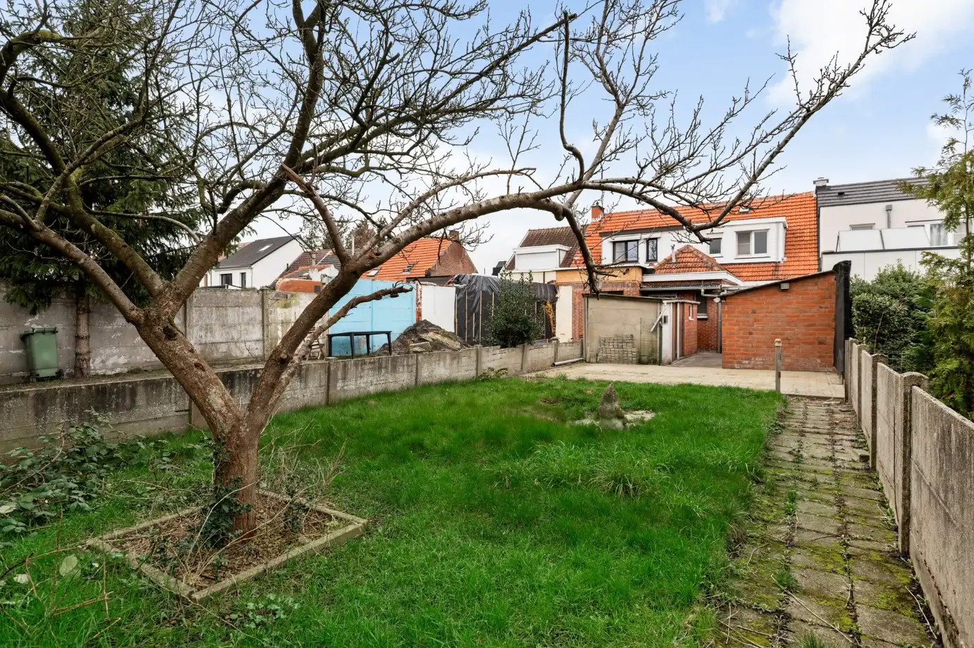 Te renoveren woning met 2 slpk. en tuin foto 24